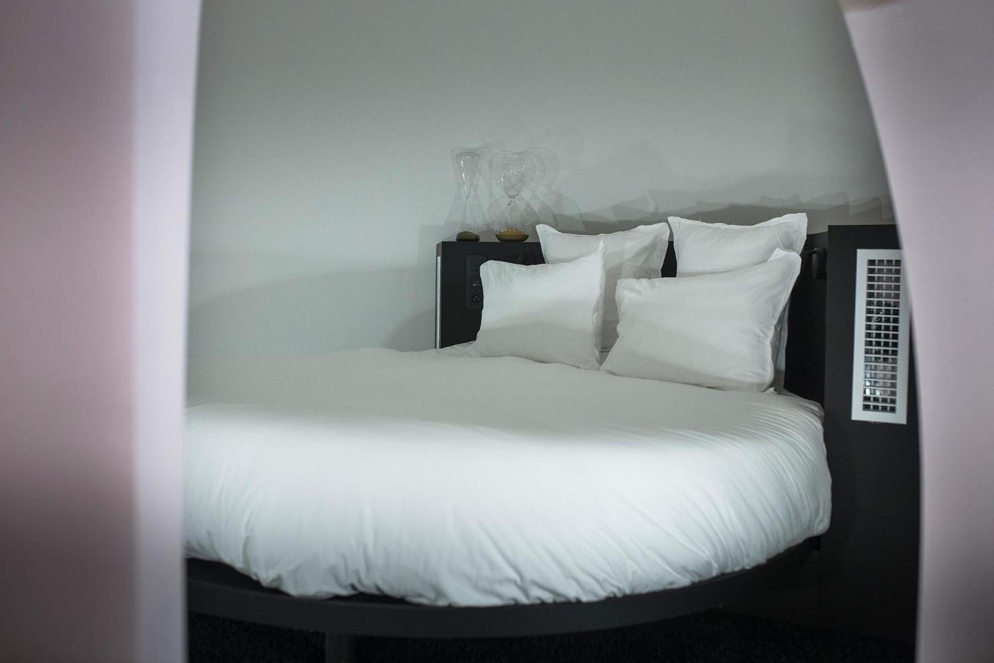 Lake Igloo Suite