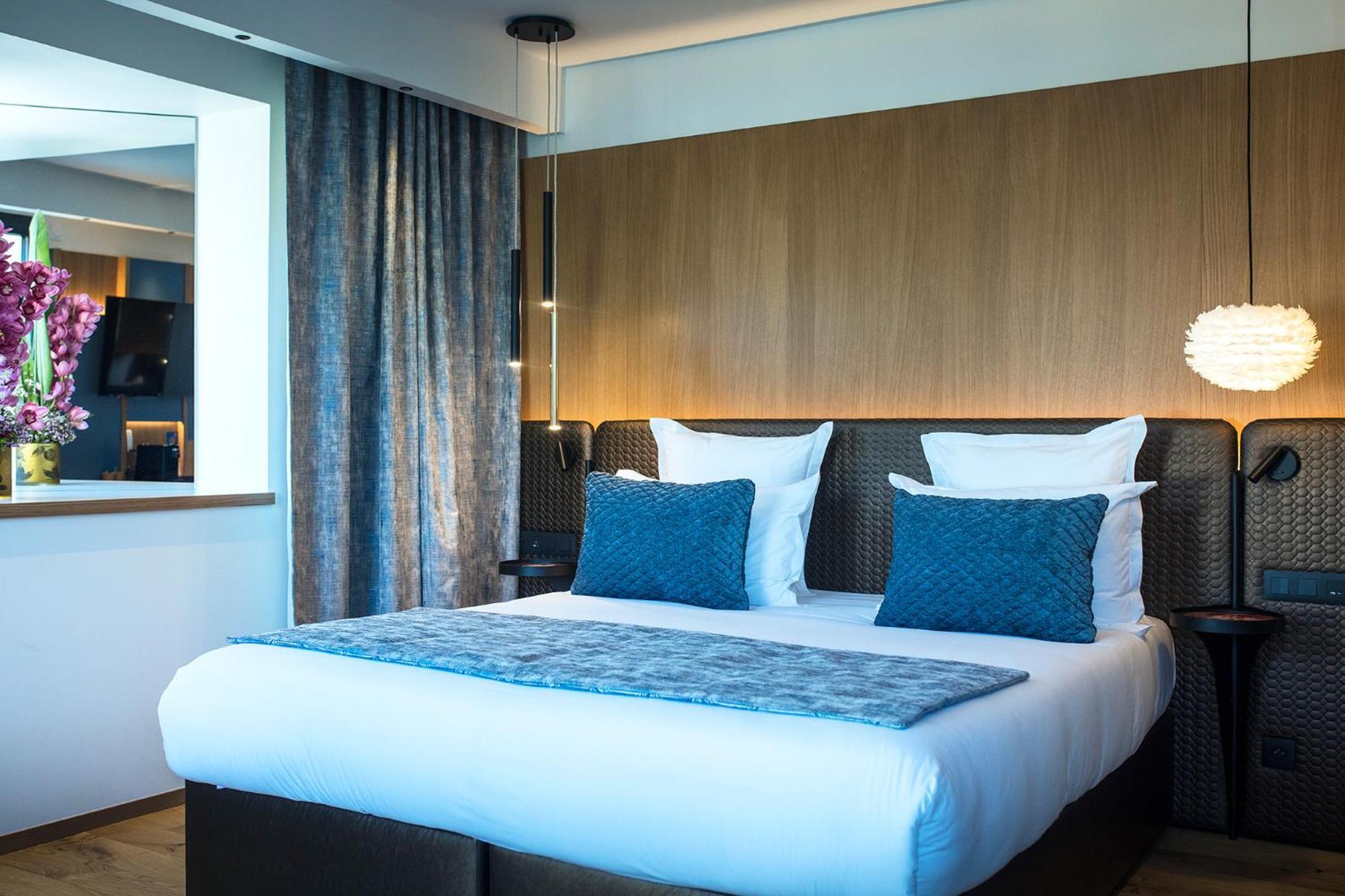 Prestige Double or Twin Room Terrace Lake View